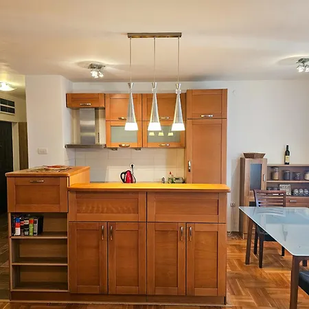 Luka's Blok 9 Apartment Podgorica